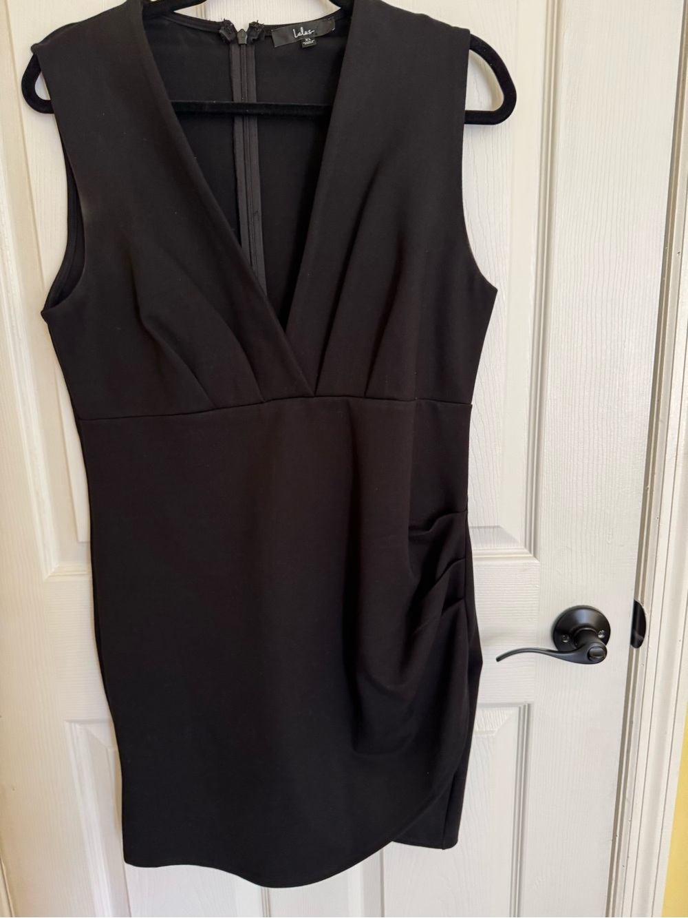 Lulu's Black V-Neck Sleeveless Sheath Dress